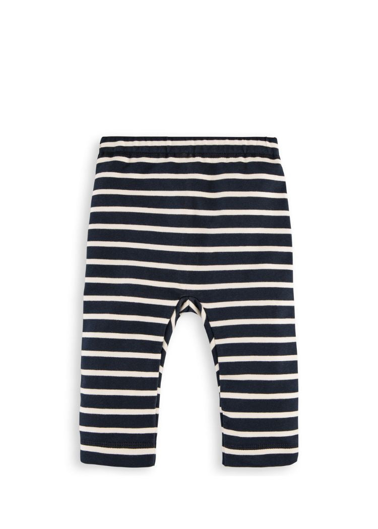 Baby Hose Gestreift in Navy-Ecru aus Bio-Baumwolle genäht von internaht in Dresden. Mit praktischem tiefen Schritt und flexiblen, umkrempelbaren Säumen. Perfekt für jedes Baby Outfit!