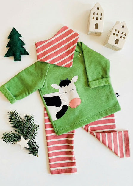 Baby Set mit Baby Pullover Kuh aus 100% Bio Baumwolle mit gestreifter Baby Hose und Baby Halstuch in Rosenholz-Ecru von internaht - Geschenkidee für Weihnachten