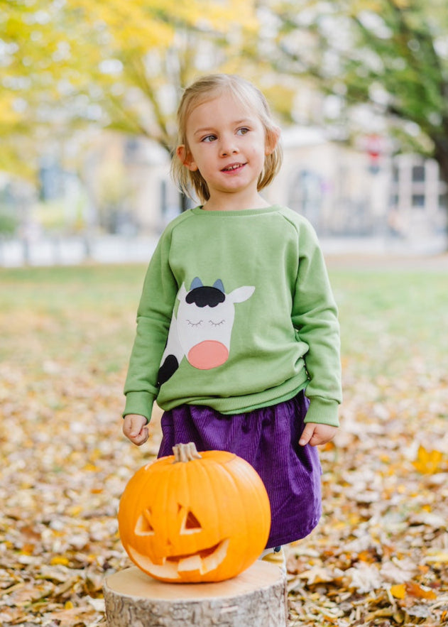 Grüner Kinder Pullover mit Kuh aus 100% Bio Baumwolle von internaht