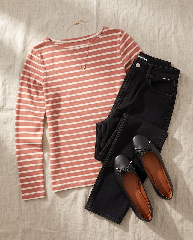 Ringelshirt Damen in rosenholuz-ecru - gestyled mit schwarzer Jeans und Ballerinas