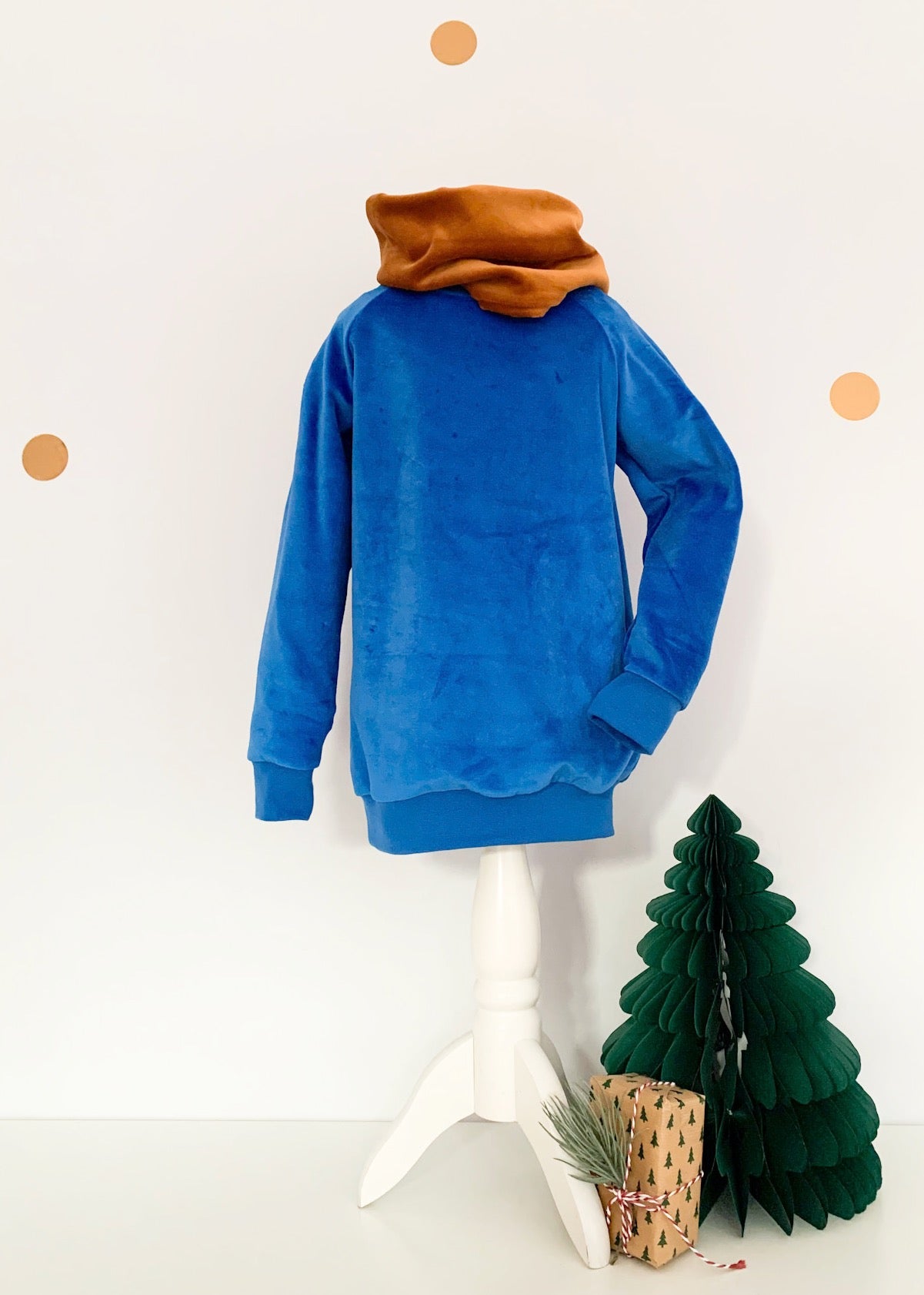 Herrlich weicher Nicki Pullover für Kinder in Royalblau aus 100% Biobaumwolle von internaht