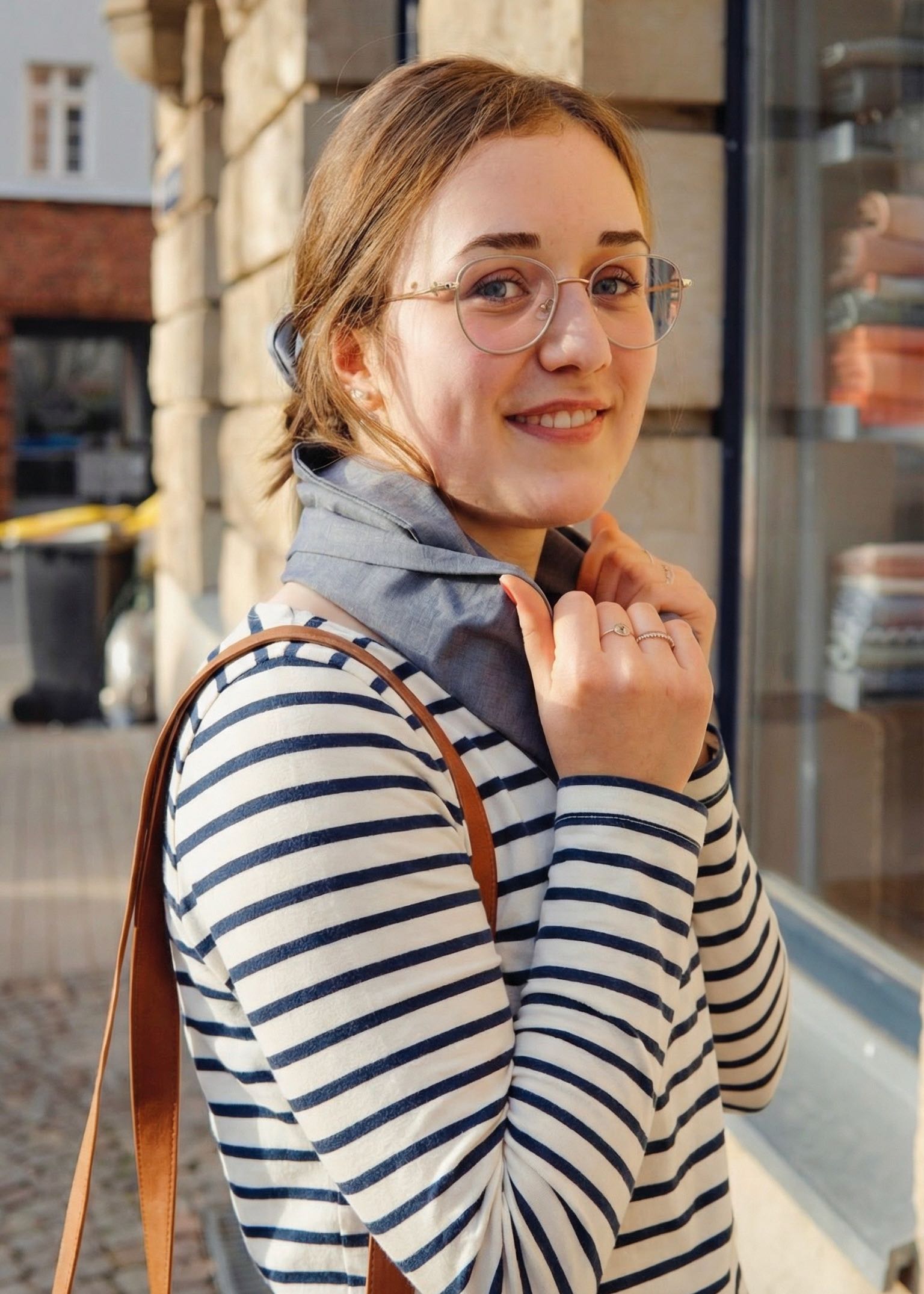 Ringelshirt Damen aus Bio-Bauwolle in ecru-navy gestreift, ideal für Alltag und Arbeit fair genäht im Dresdner Atelier von internaht