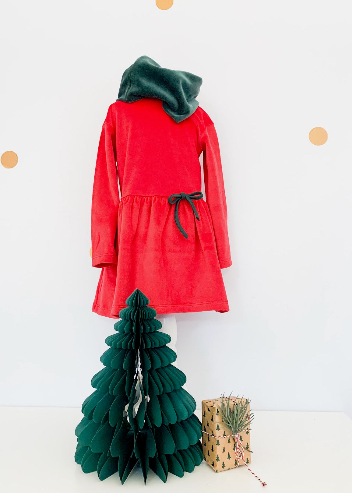 Samtkleid für Mädchen in Rot aus 100% Bio-Baumwolle ohne Chemiefasern von internaht