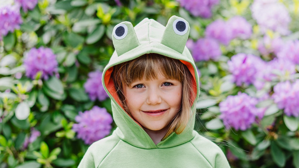 Bio Kinderkleidung, die Kinder lieben von internaht aus Dresden - grüner Hoodie mit Froschaugen aus 100% Bio-Baumwolle