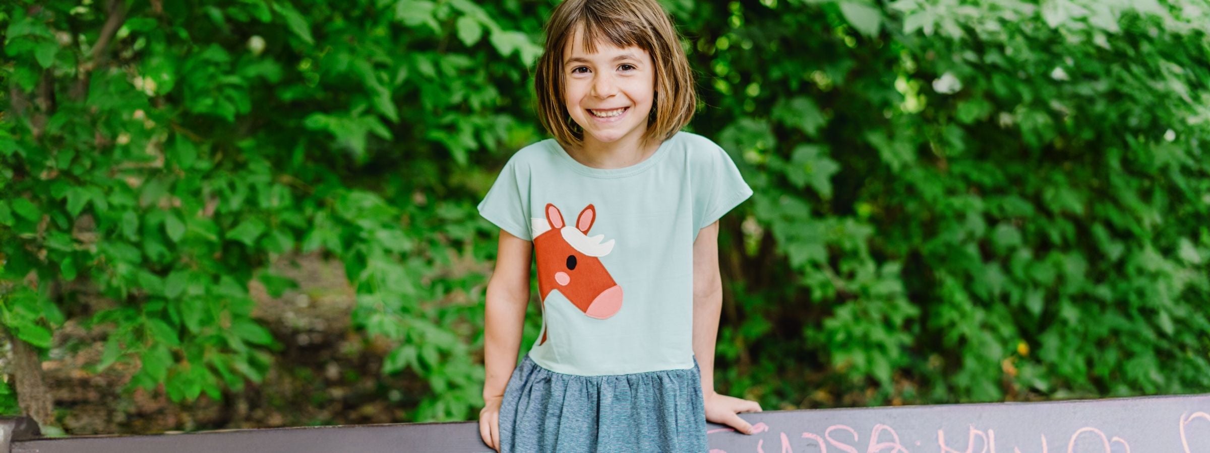  Schöne Mädchenkleidung aus Bio-Baumwolle handgemacht von internaht in Dresden