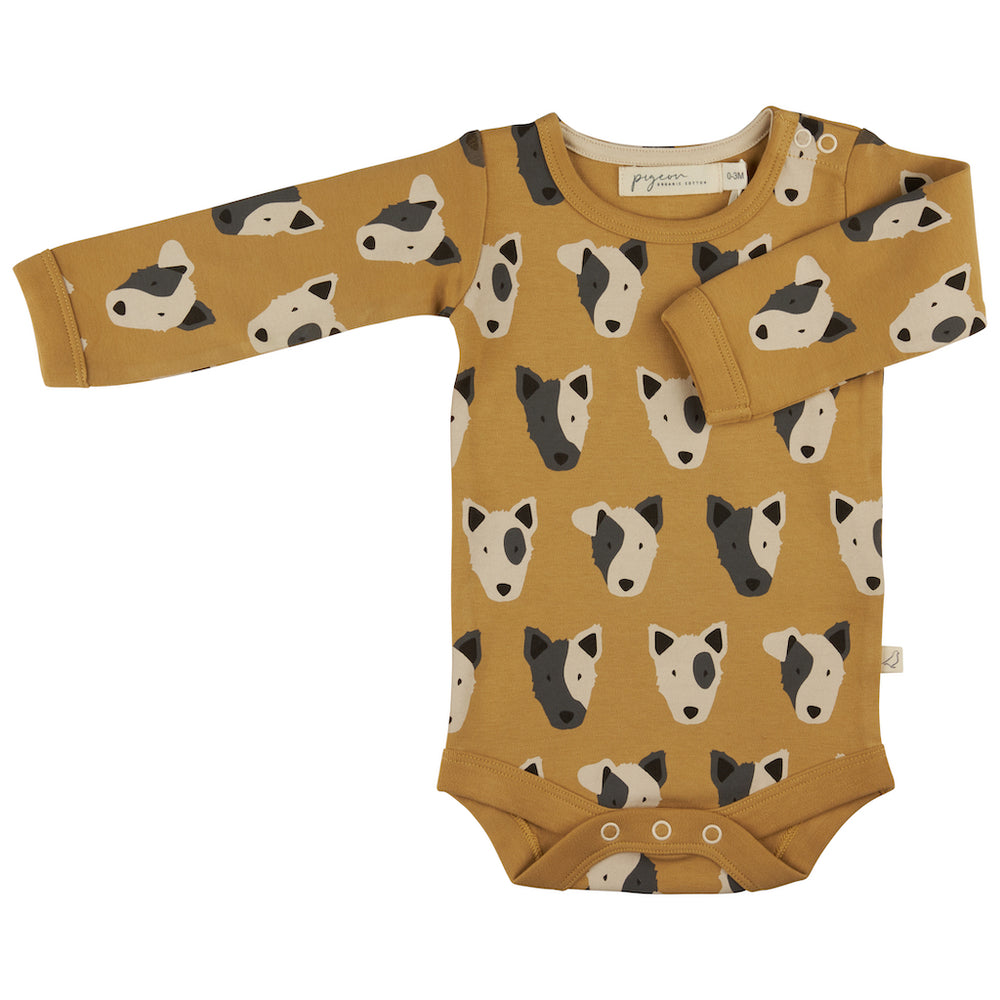 Baby Body aus Bio Baumwolle Langarm im Design Dog Mustard aus 100% Bio Baumwolle von pigeon organics