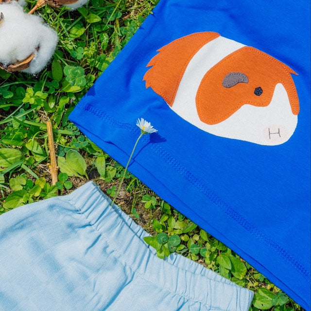 Baby Pumphose Musselin aus 100% Bio Baumwolle Hellblau mit Meerschweinchen T-Shirt 