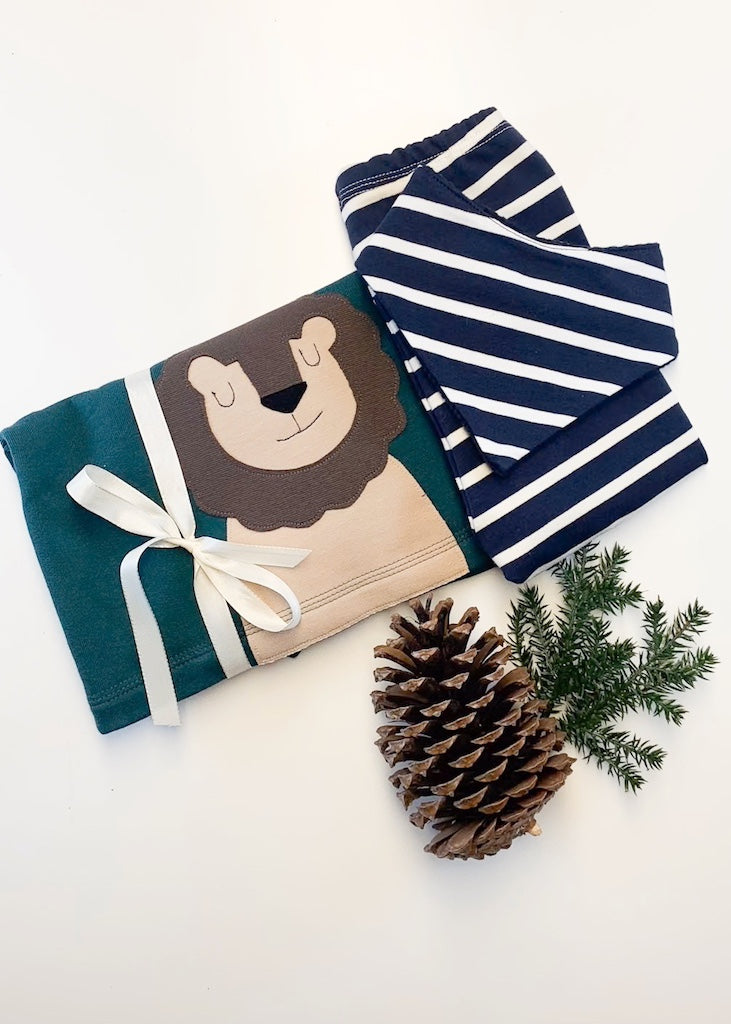 Baby Geschenk zur Geburt - Baby Set bestehend aus Baby Pullover Löwe, Baby Hose und Baby Halstuch aus 100% Bio Baumwolle von internaht - genäht in Deutschland