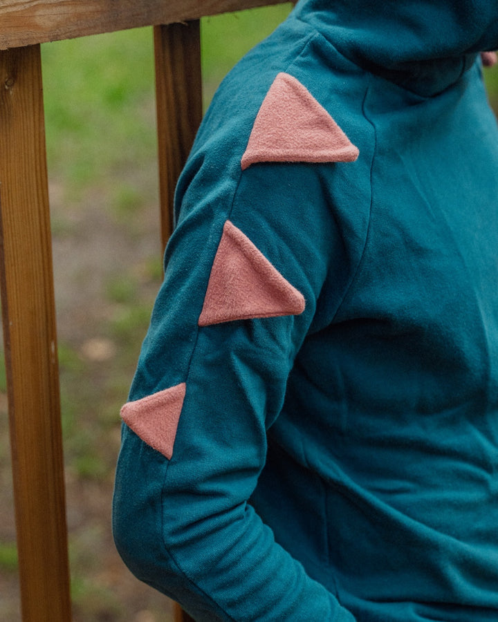 Detail zum Dino Hoodie mit Zacken für Kinder aus 100% Biobaumwolle von internaht