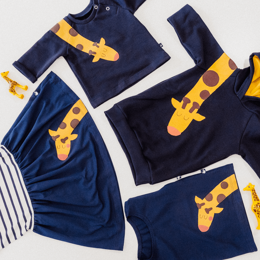 Kinder T Shirt aus Bio Baumwolle mit Giraffe für Jungen und Mädchen und weitere Lieblingsstücke mit Giraffe von internaht aus Dresden