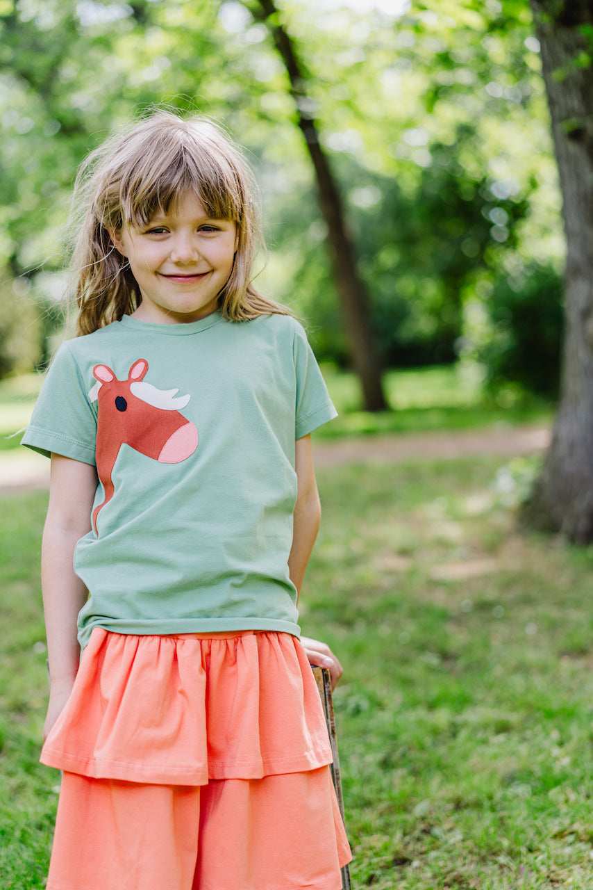 Kinder T Shirt für Mädchen aus Bio Baumwolle mit Pferd in grün von internaht aus Dresden