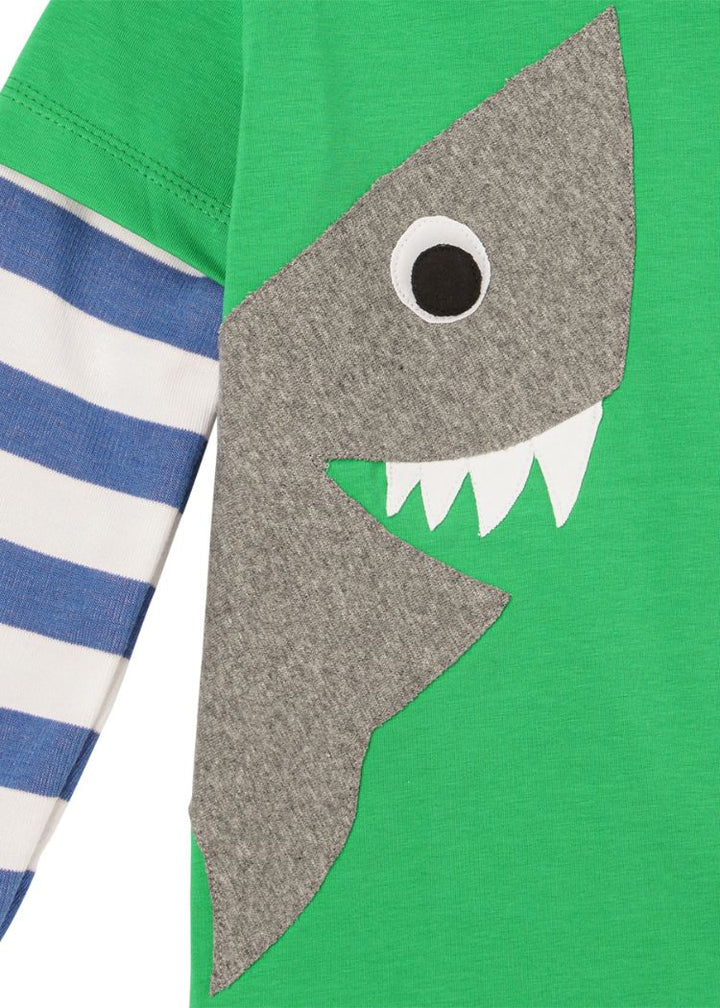 Langarmshirt für Kinder Jungen aus Bio Baumwolle mit Haifisch von internaht aus Dresden - Nahaufnahme des Hai-Motivs