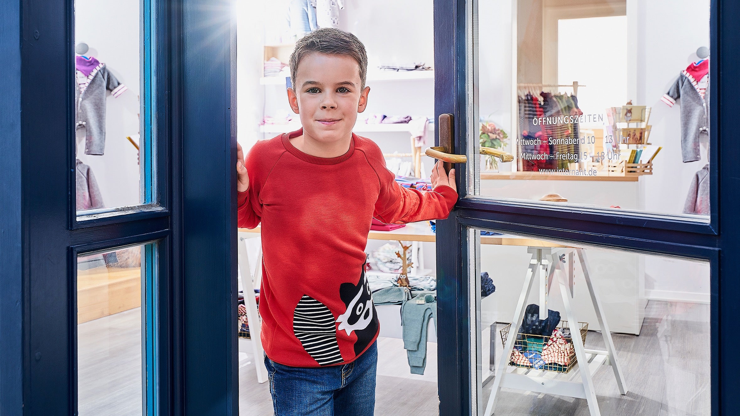 Nachhaltige Kindermode von internaht - Waschbär Sweater aus Bio Baumwolle