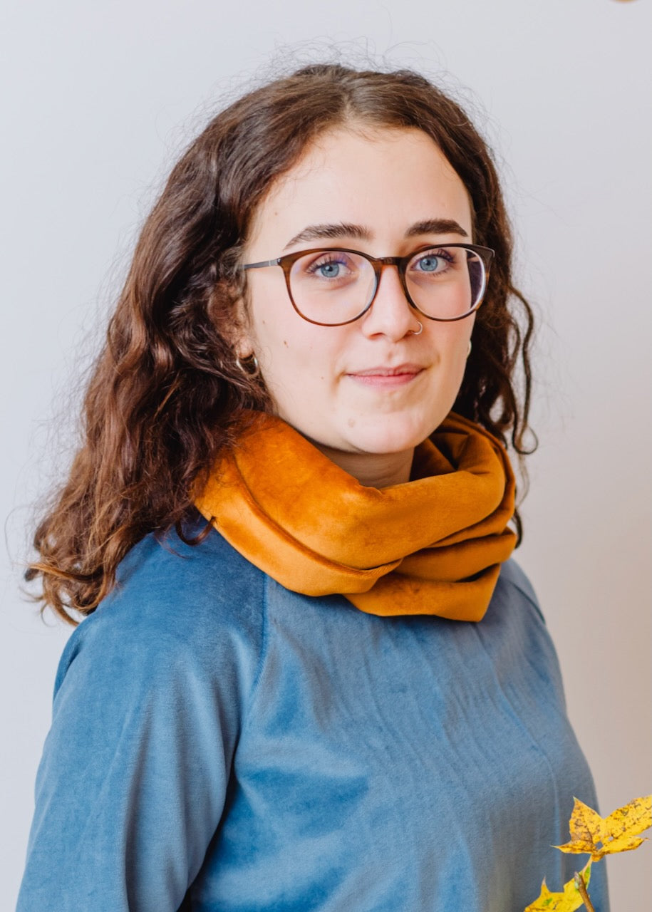 Nicki-Loopschal Damen in Karamell aus 100 % Bio-Baumwolle von internaht