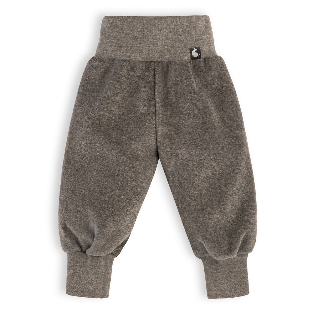 Samtig weiche Nicki Babyhose in Grau aus 100% Bio Baumwolle von internaht