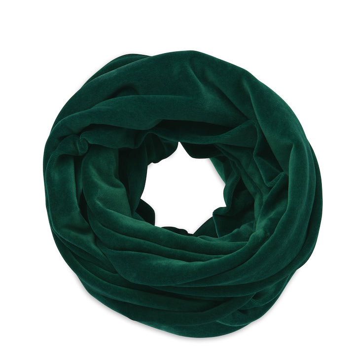 Samtig weicher Nicki Loop Schal in grün aus 100% Biobaumwolle von internaht