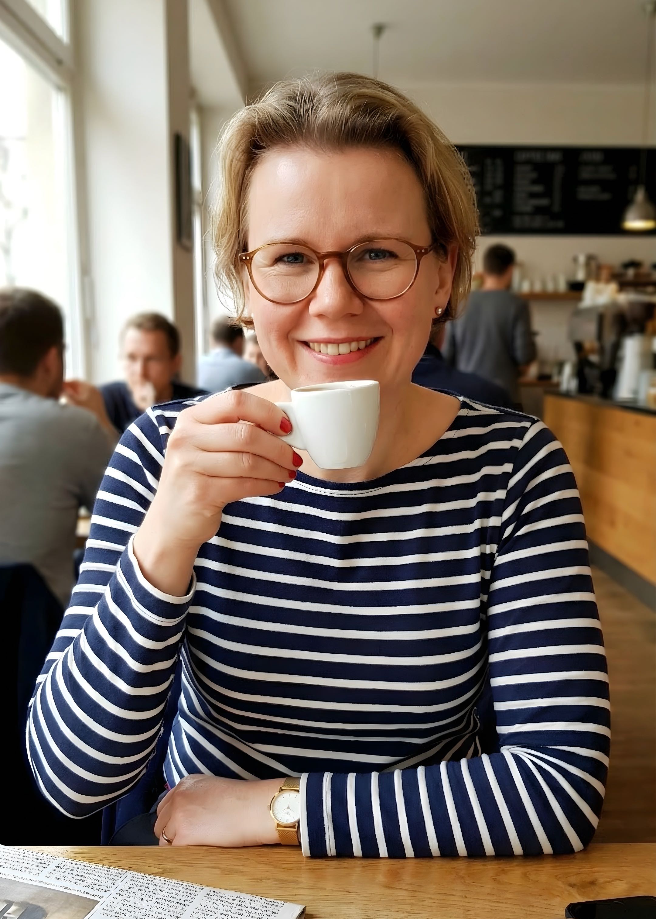 Ringelshirt Damen aus Bio-Bauwolle in navy-ecru, ideal für Alltag mit Sorgfalt genäht im Dresdner Atelier von internaht