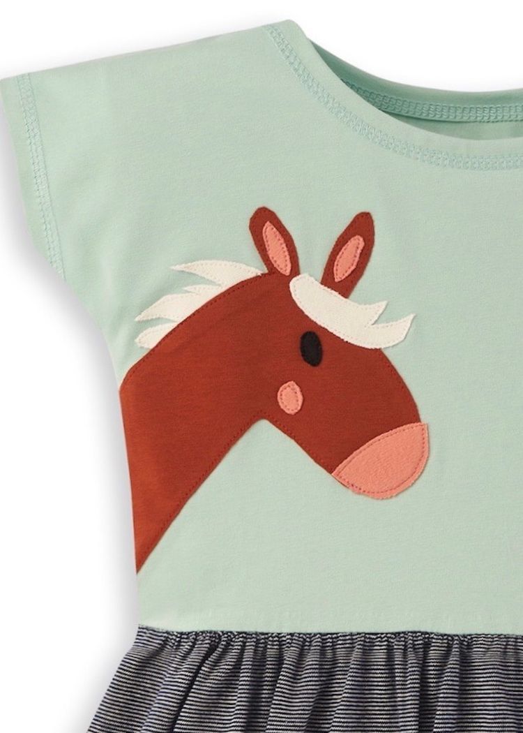 Schönes Mädchenkleid aus Bio-Baumwolle mit Pferdemotiv, handgemacht in Dresden von internaht - nachhaltige Kinderkleidung made in Germany