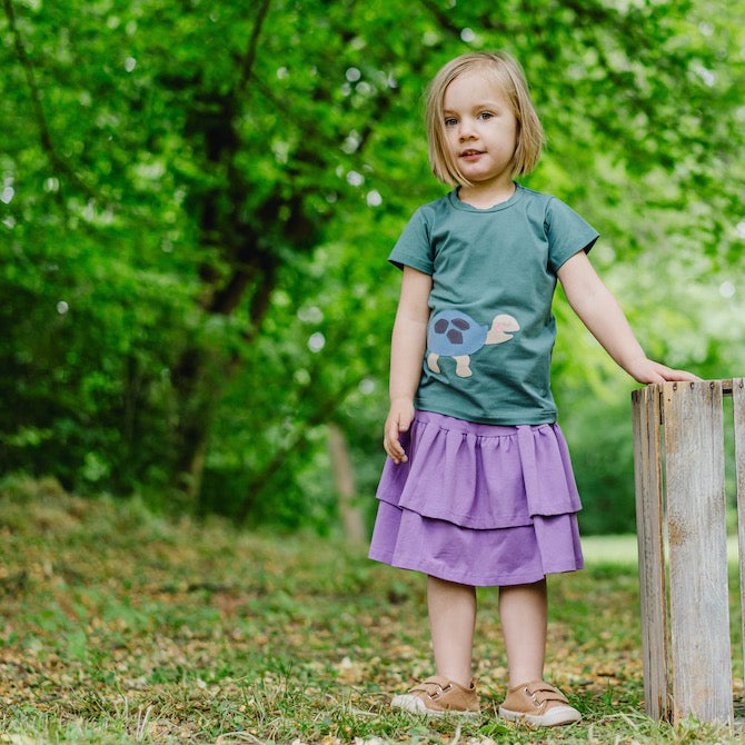 Stufenrock für Mädchen in Lila Violett mit T-Shirt Schildkröte aus Biobaumwolle von internaht