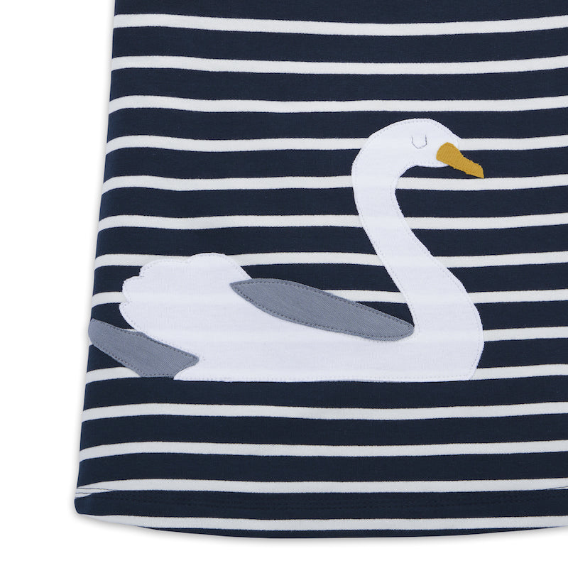 Baby Kleid mit Schwan aus 100% Bio Baumwolle blau-weiß gestreift mit Sorgfalt genäht in Dresden von internaht