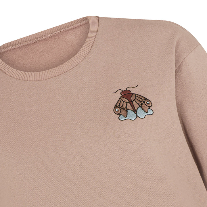 Stickerei mit Motte aus Sweatshirt für Teenager aus Biobaumwolle von internaht