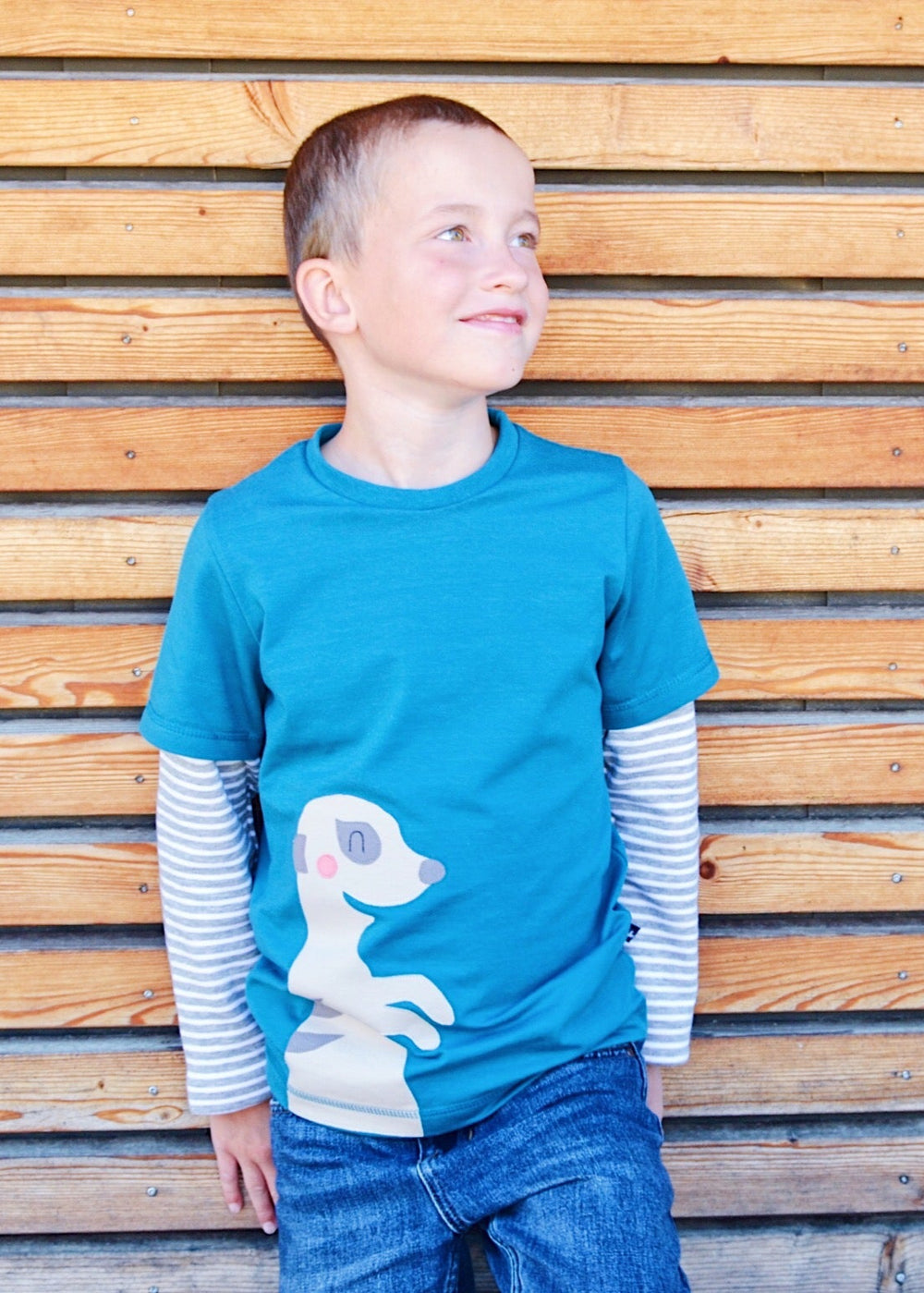 Langarmshirt für Kinder aus Bio Baumwolle mit Erdmännchen für Jungen und Mädchen in petrol von internaht aus Dresden