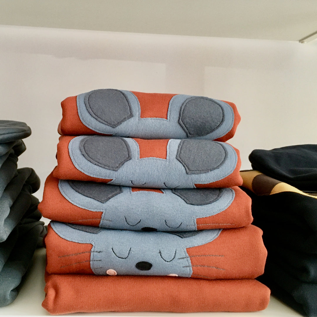 Baby Sweatshirts mit Maus-Applikation von internaht