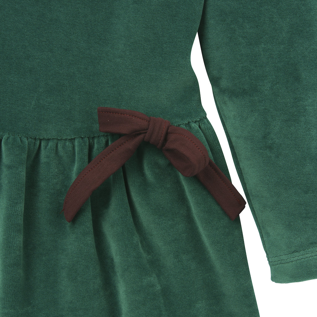 Weinrote Schleife am Samtkleid grün für Mädchen aus 100% Bio Baumwolle von internaht