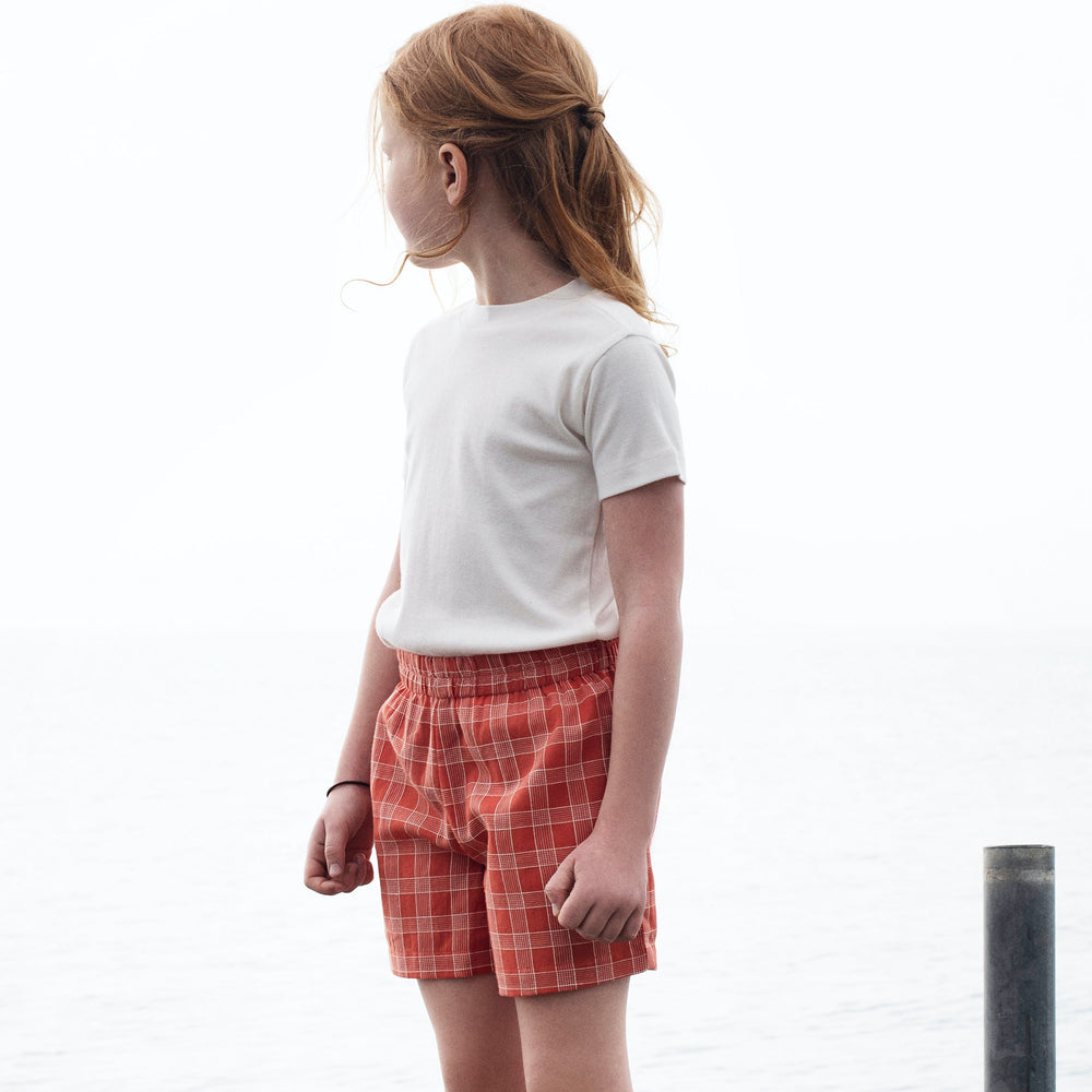 Sommer Shorts Berry Checks für Kinder aus 100% Biobaumwolle von Serendipity